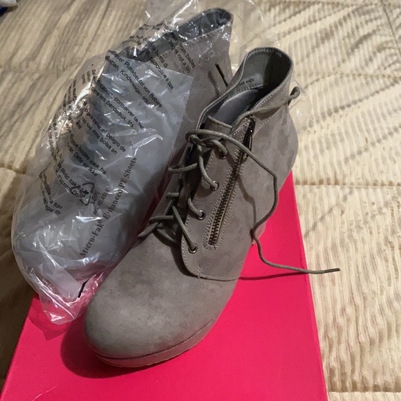 New Booties from Shoe dazzle Size 10 - Picture 3 of 10